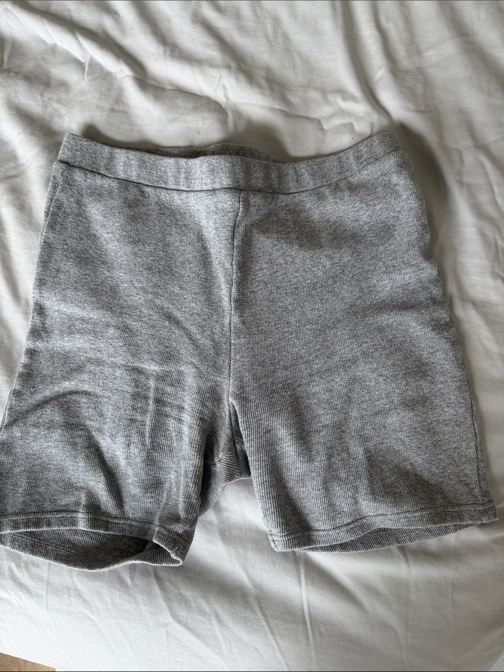 Grey ribbed bike short